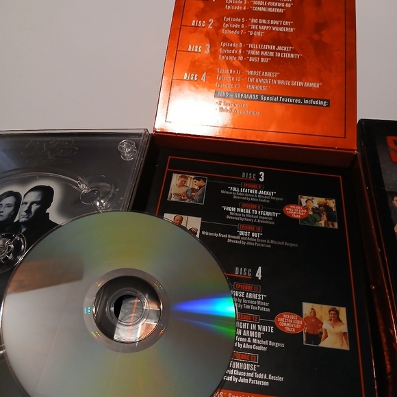 Sopranos Seasons 1,2,3 - Picture 11 of 14